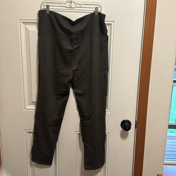 🆕 Ruby Ribbon Equestrian Legging with zippers at ankles - Picture 6 of 10